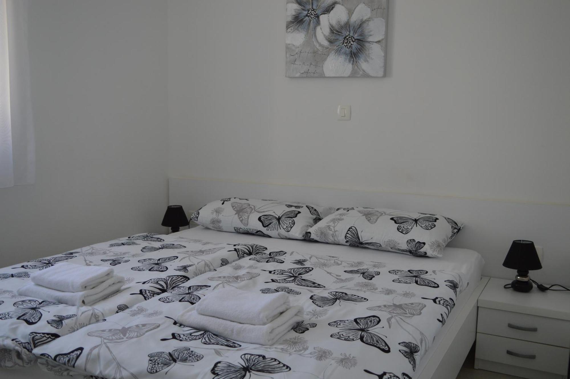 Apartments Lea Hvar Town Bagian luar foto