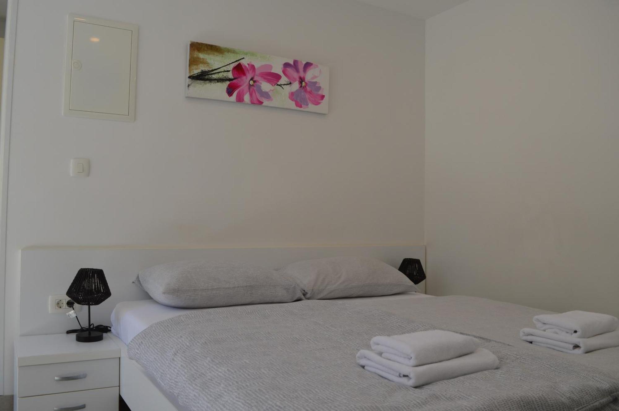 Apartments Lea Hvar Town Bagian luar foto